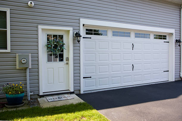 24/7 Emergency Garage Door Panel Replacement experts in Litchfield, MN